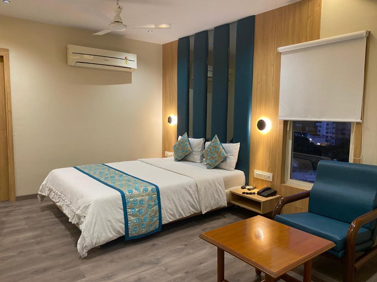 Hotel Apex International Vadodara Exterior photo