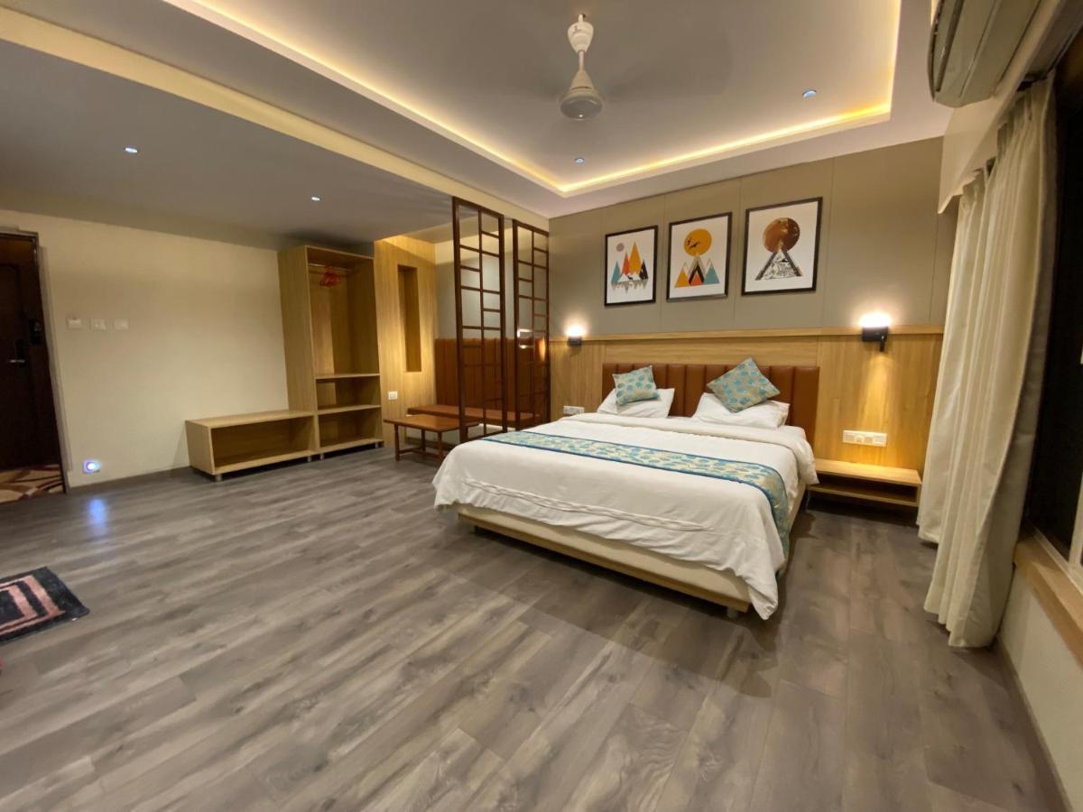 Hotel Apex International Vadodara Exterior photo