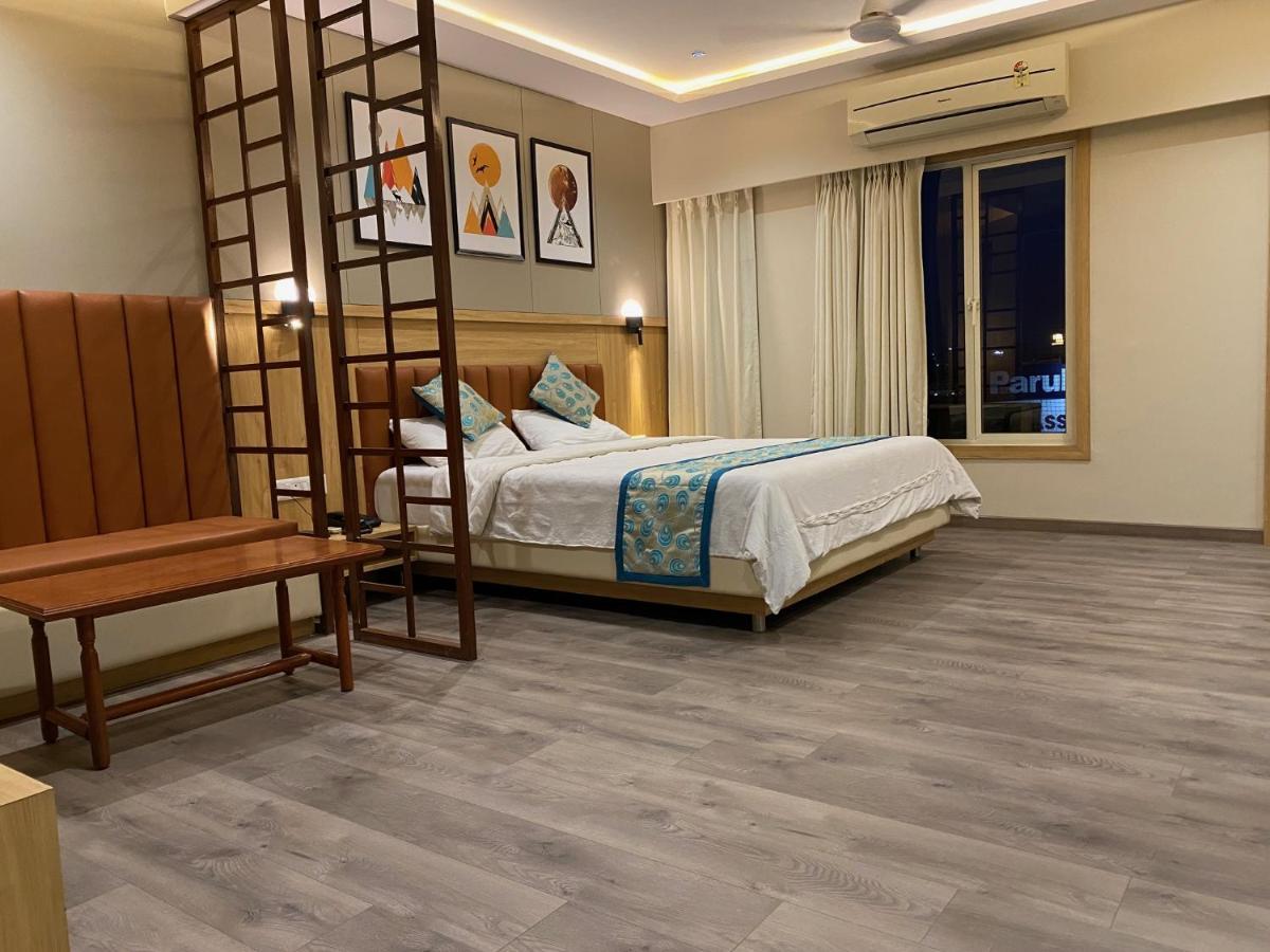 Hotel Apex International Vadodara Exterior photo