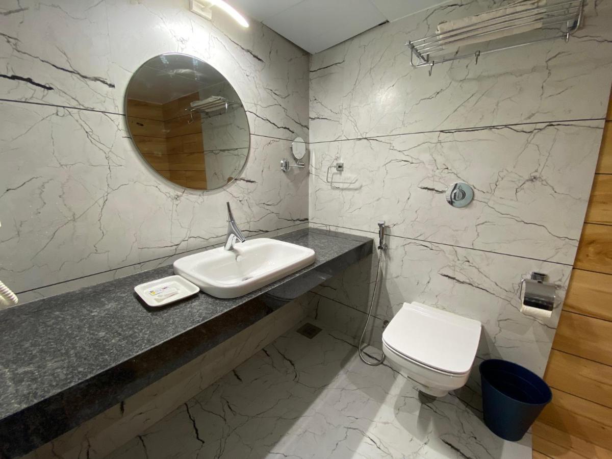 Hotel Apex International Vadodara Exterior photo